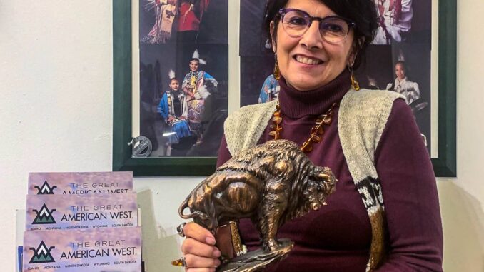 Olga Mazzoni con il premio The Great America West