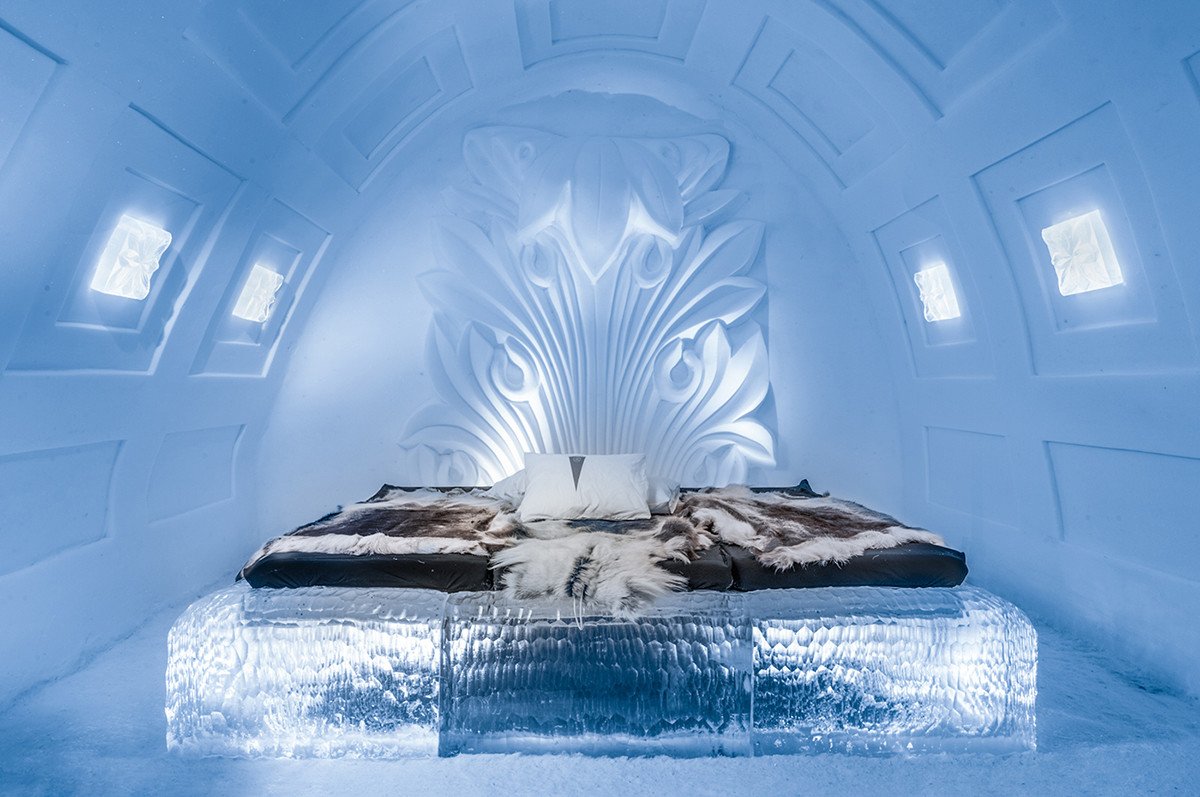 Camera da letto dell'IceHotel Jukkasjärvi, Lapponia svedese