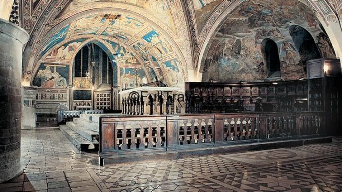 Assisi, Altare della Basilica Inferiore