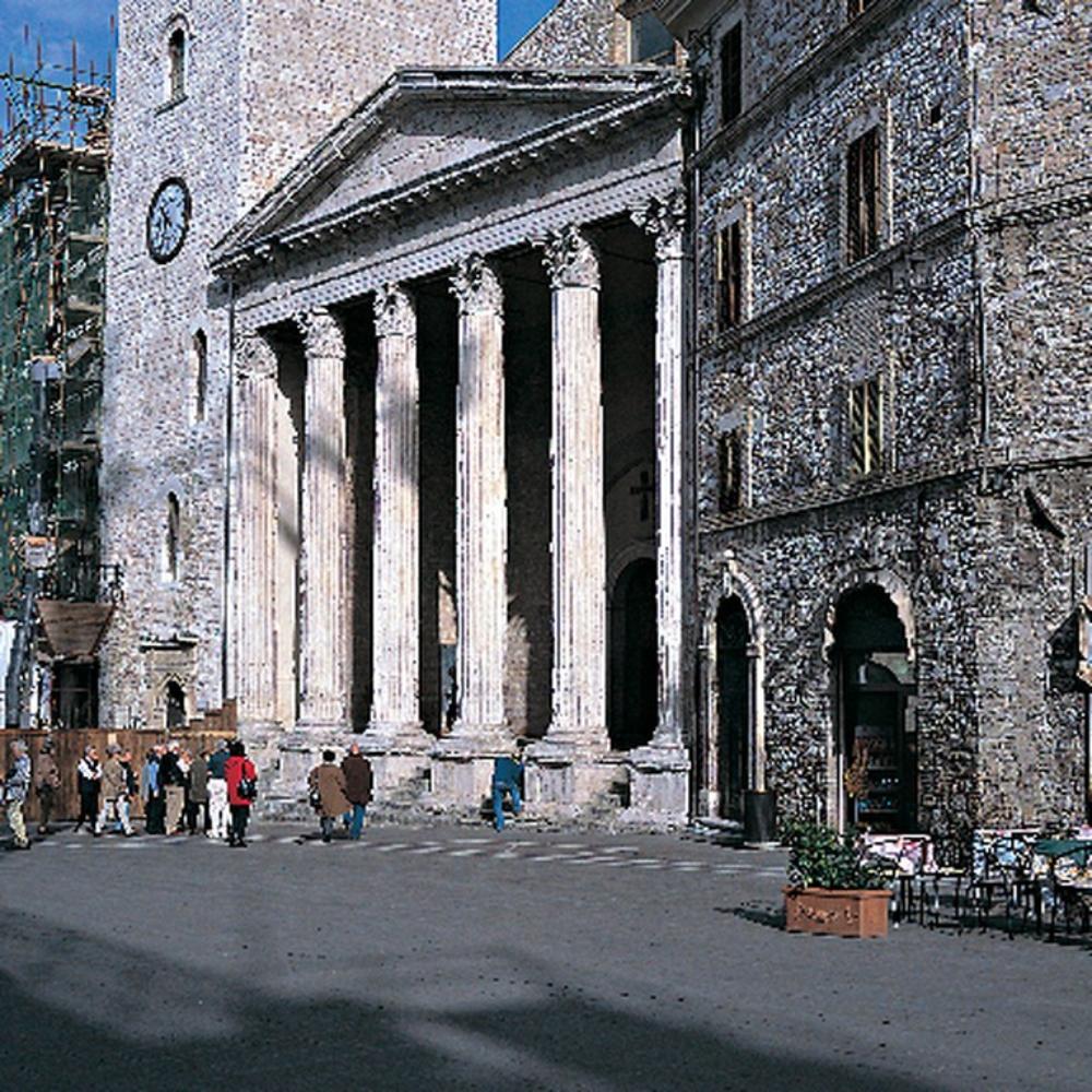 Romeins forum en archeologische collectie Assisi