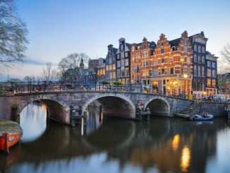 Amsterdam cosa vedere: veduta di un canale di Amsterdam