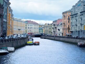 サンクトペテルブルクを垣間見る - PixabayからのQKによる写真