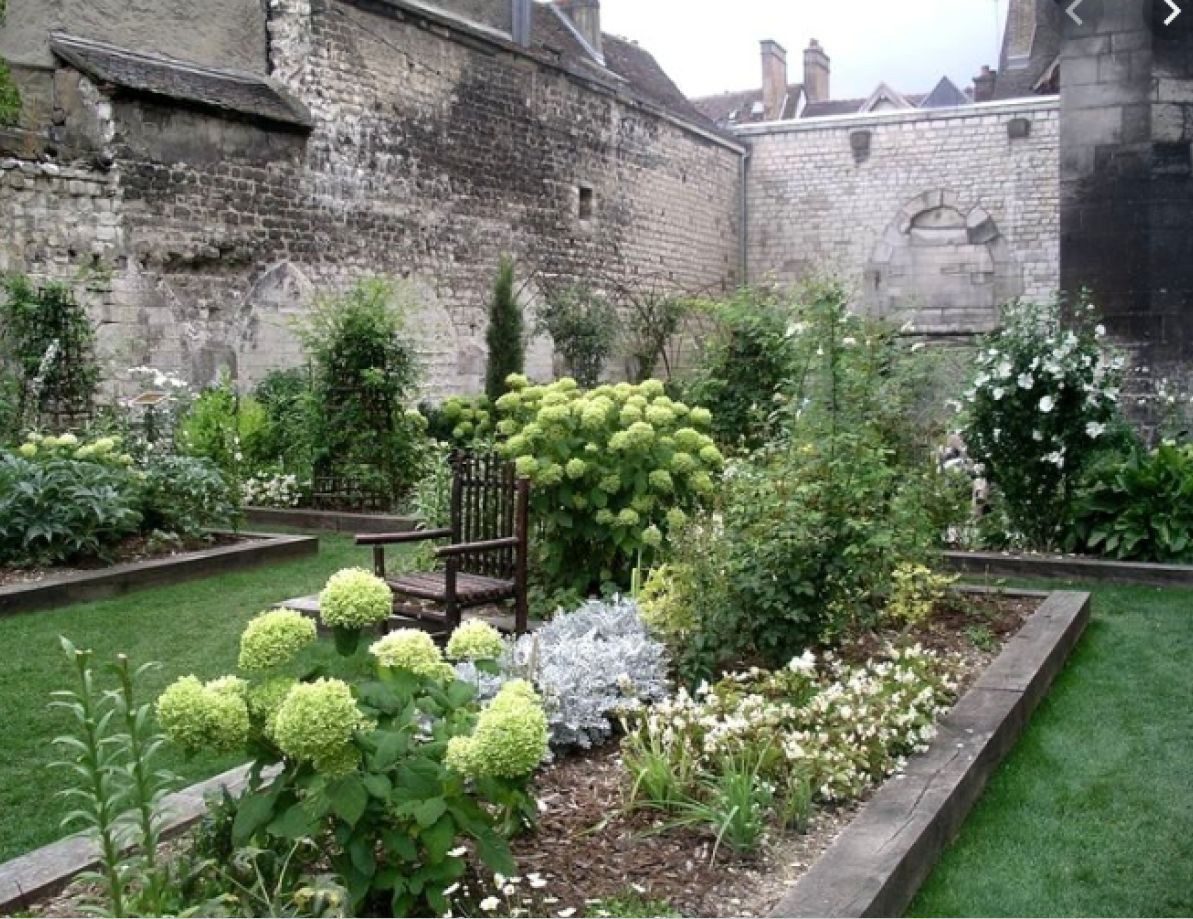 Giardino degli Innocenti a Troyes, Francia