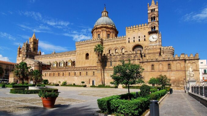 Scorcio di Palermo, la cattedrale - Foto di Salvatore Galle