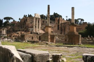 Fori Romani a Roma - Foto Matthias Lemm Pixabay