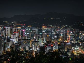Visão noturna de Seul, Coreia do Sul - Foto de Ethan Brooke
