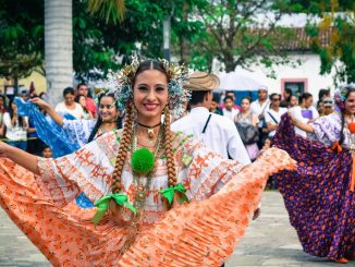 在哥斯达黎加跳舞 - 照片作者 prohispano