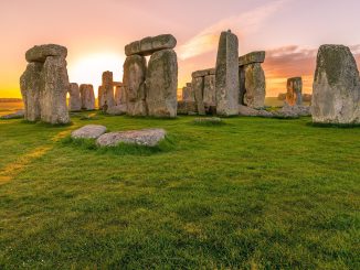 Stonehenge à l'aube, Royaume-Uni