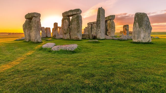Stonehenge all'alba, Regno Unito