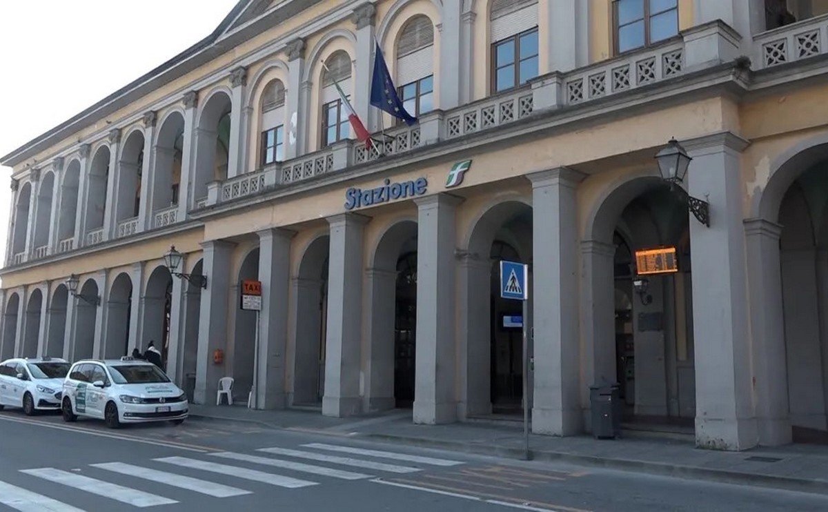 Centraal station van Lucca