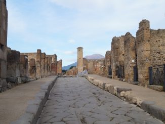 Glimp van de opgravingen van Pompeii