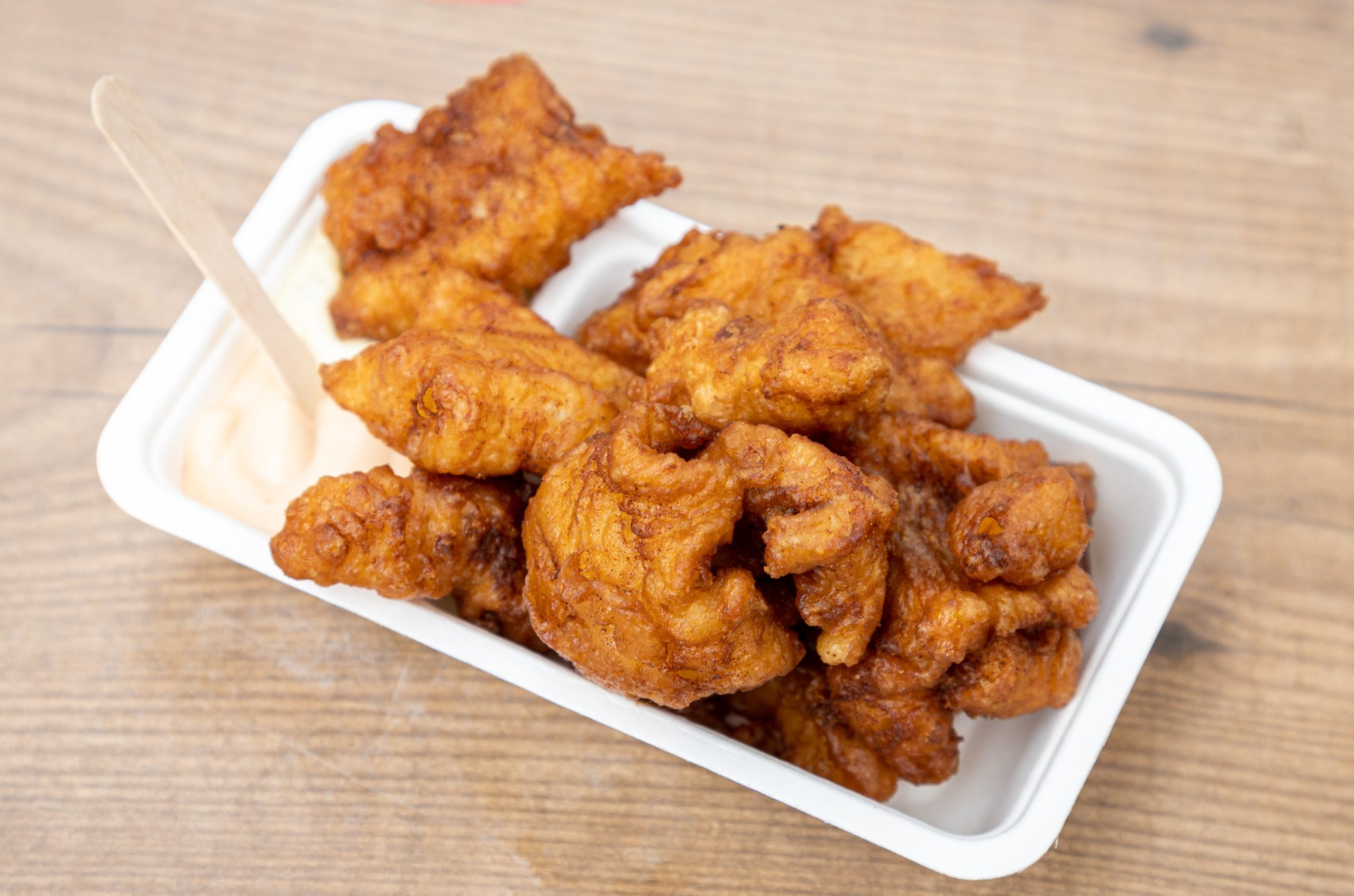 Kibbeling, street food néerlandais - Superbasso, 2021-10-13-Kibbeling-4943, CC BY-SA 4.0