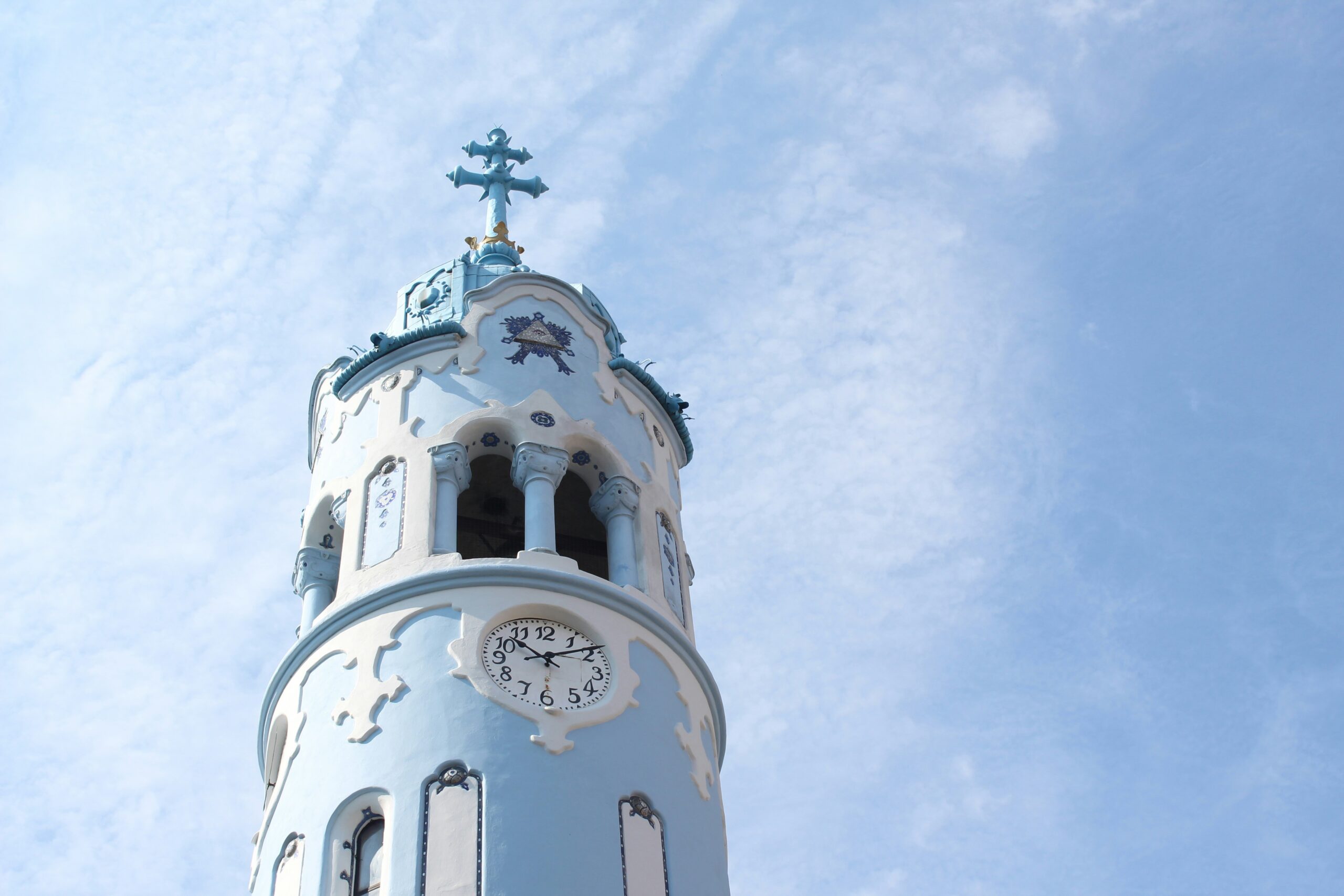 Particolare del campanile Blue Church o Chiesa di St. Elizabeth a Bratislava - Foto di David Tomaseti U