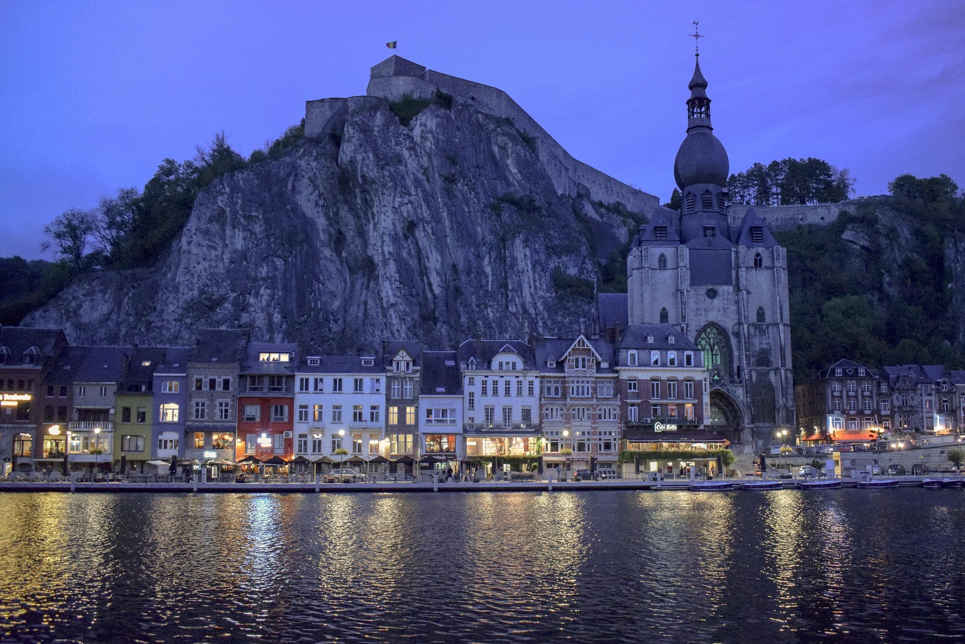 Veduta di Dinant - Foto di Ben Kerckx per Pixabay