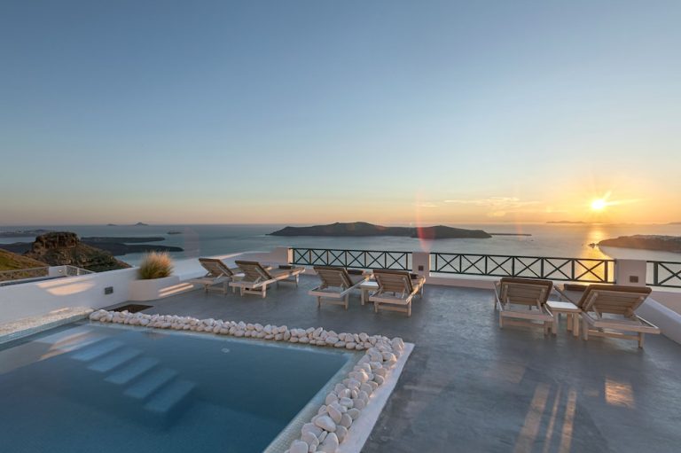 Volo + Hotel Cagliari - Mesariá - Afroessa Hotel by Caldera Houses da 769.6€