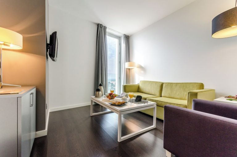 Volo + Hotel Ancona - Siviglia - YIT Vía Sevilla Mairena da 1001.57€