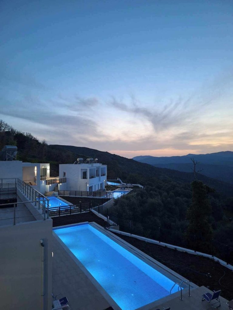 Volo + Hotel Napoli - Soúgia - Kandania Paradise da 439.02€