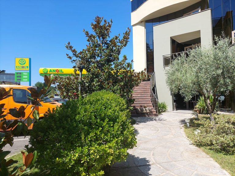 Volo + Hotel Genova - Tirana - Hotel Green da 86.24€