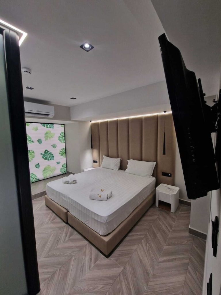Volo + Hotel Ancona - Tirana - Tirana Room Rentals da 159.19€