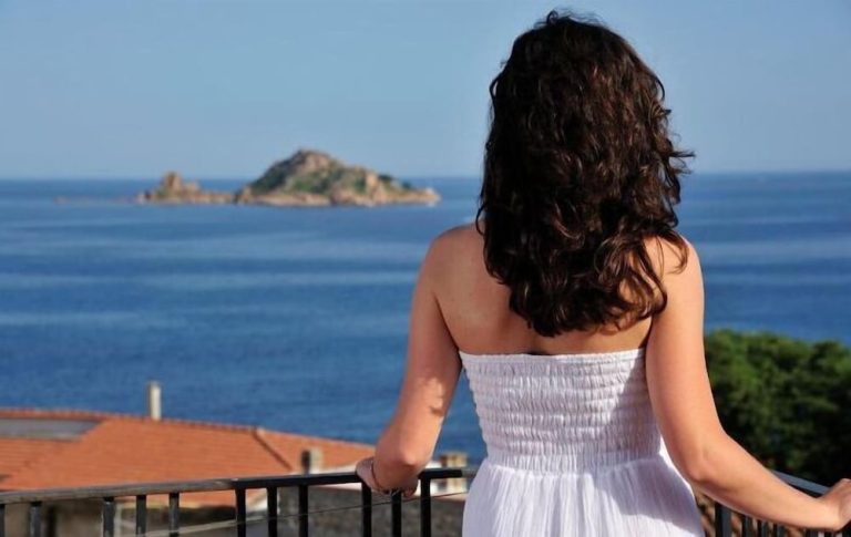 Volo + Hotel Bari - Arbatax - Hotel Agugliastra da 457.05€