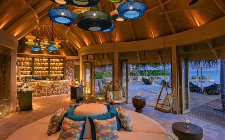 Volo + Hotel Firenze - Atollo di Baa - The Nautilus Maldives da 8383.53€