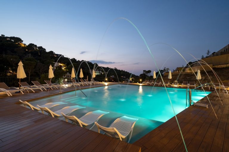 Volo + Hotel Bari - Begur - Talaia Plaza EcoResort Begur da 699.04€
