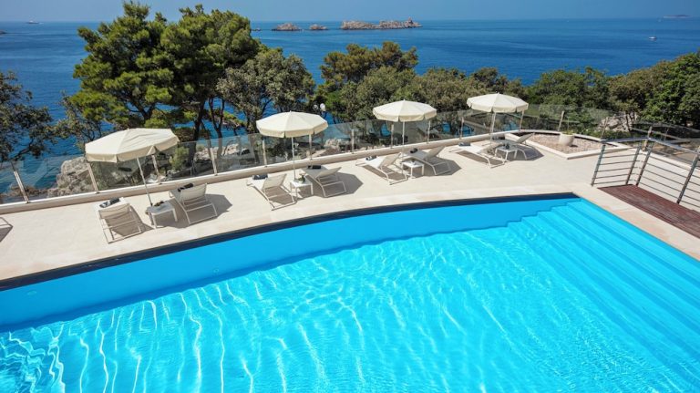 Volo + Hotel Bari - Costa di Dubrovnik, Croazia - Royal Palm Hotel da 173€