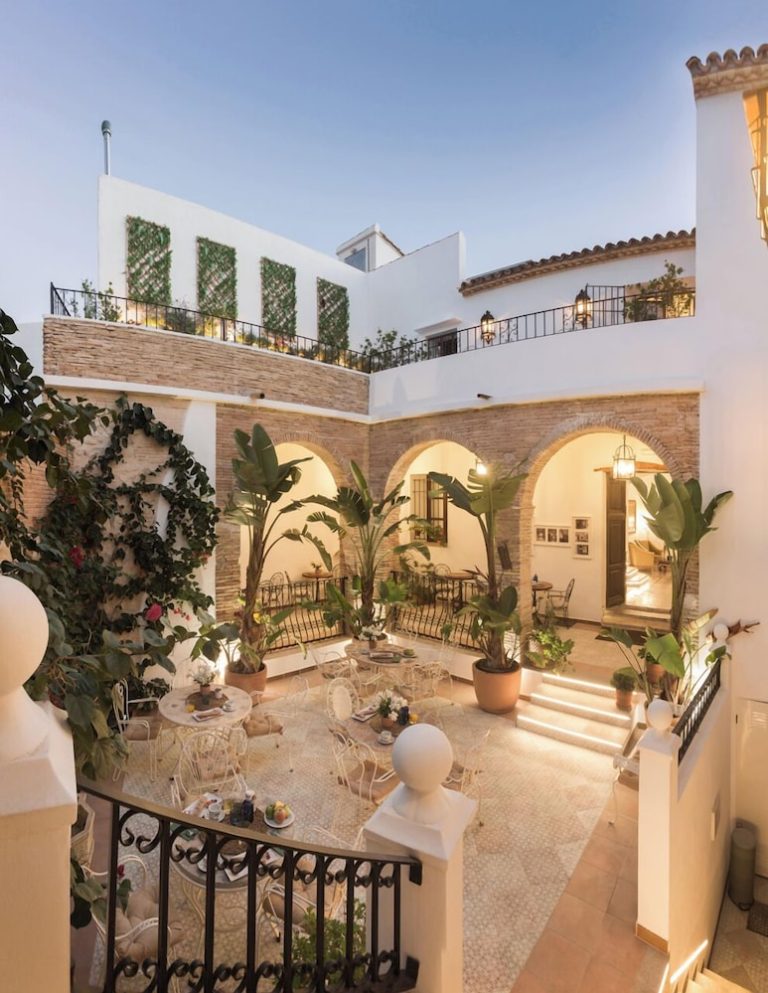 Volo + Hotel Milano - Denia - Art Boutique La Casona de las Flores da 265.53€