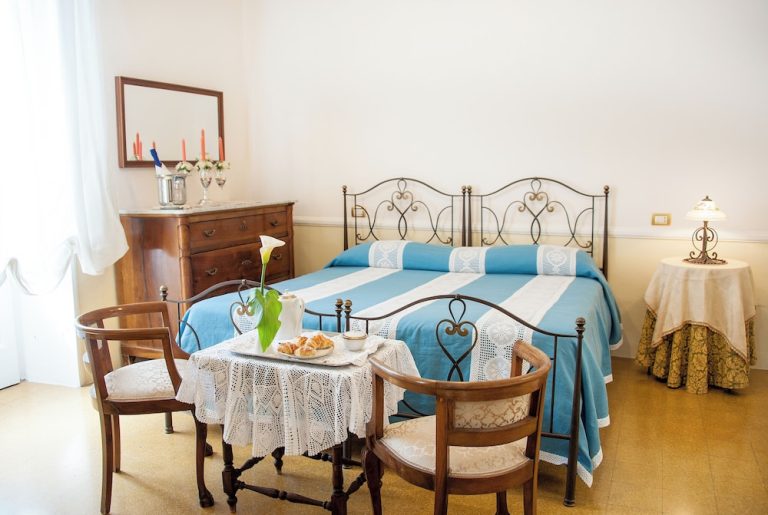 Volo + Hotel Cagliari - Leuca - Hotiday Leuca Porto da 2110.69€
