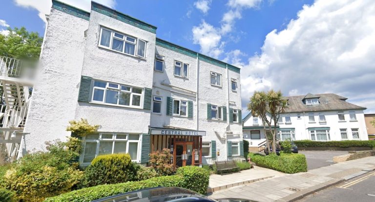 Volo + Hotel Bari - Londra - Central Hotel Golders Green da 254.29€