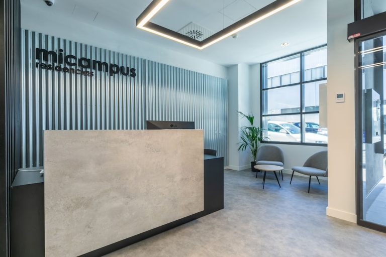 Volo + Hotel Bari - Madrid - Micampus Manuel Tovar 6 da 233.12€