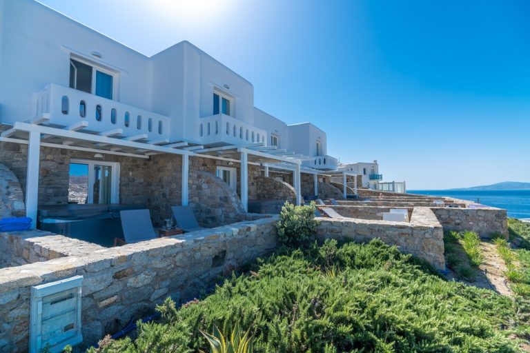 Volo + Hotel Bari - Mykonos città - Cape Mykonos da 804.19€