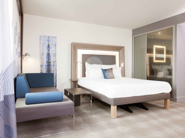 Volo + Hotel Bari - Parigi - Novotel Paris Stade Basilique da 216.46€