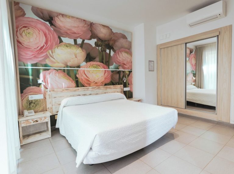 Volo + Hotel Bari - Platja D'Aro - Hotel S'Agoita da 549.67€