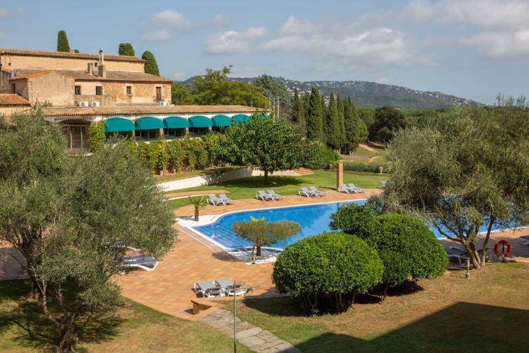Volo + Hotel Bari - Platja D'Aro - RVHotels Golf Costa Brava da 456.71€
