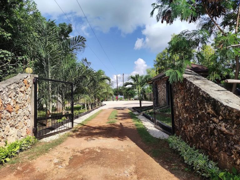 Volo + Hotel Bari - Pongwe, Zanzibar - Balungiboutiquehotel da 1766.69€