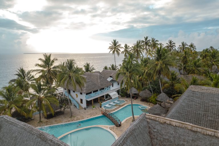 Volo + Hotel Bari - Pongwe, Zanzibar - JAZ Adonia da 2013.97€