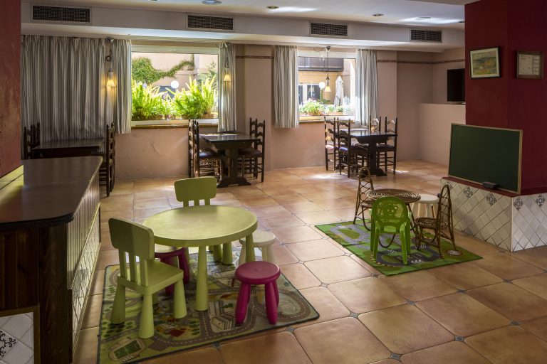 Volo + Hotel Milano - Tossa de Mar - Hotel Mar de Tossa da 223.8€