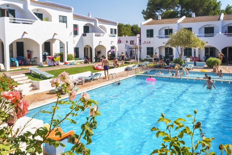 Volo + Hotel Bologna - Arenal D'En Castell - Playa Parc Apartments da 410.52€