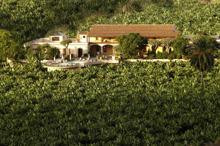 Volo + Hotel Catania - Arucas - Hotel Rural Hacienda del Buen Suceso da 638.7€