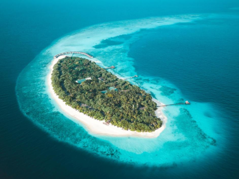 Volo + Hotel Milano - Atollo di Raa - Reethi Faru Resort da 1827.92€