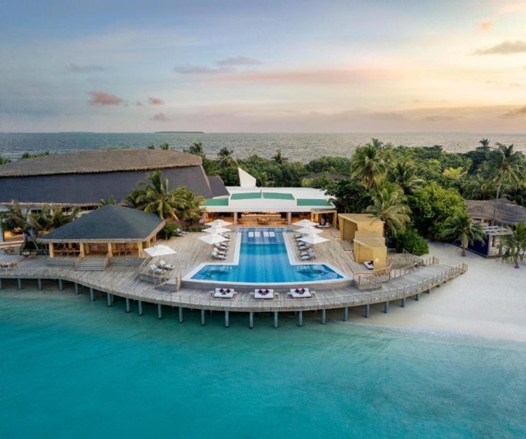 Volo + Hotel Catania - Atollo di Shaviyani - JW Marriott Maldives Resort & Spa da 2848.1€