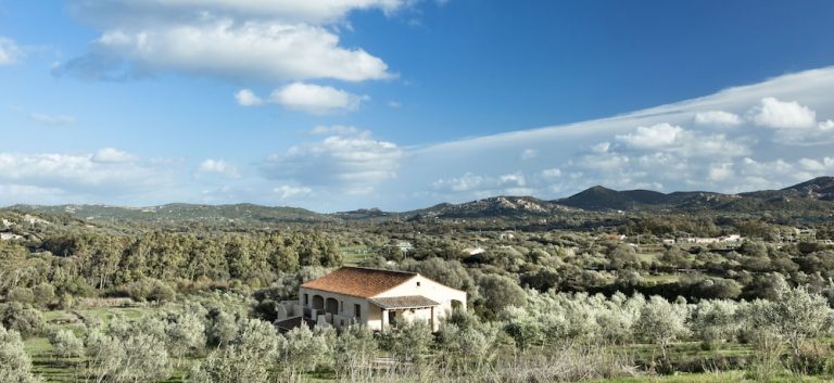 Volo + Hotel Milano - Baja Sardinia - Cascioni Eco Retreat da 1800.98€