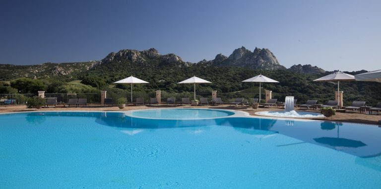 Volo + Hotel Milano - Baja Sardinia - Felix Hotels - Country Resort Parco degli Ulivi da 382.72€