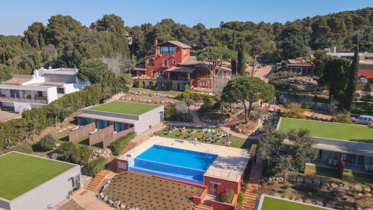 Volo + Hotel Bologna - Begur - Mas Ses Vinyes - Adults Only da 331.31€
