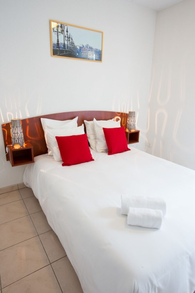 Volo + Hotel Bologna - Bordeaux - All Suites Appart Hôtel - Bordeaux - Mérignac Aéroport da 572.43€