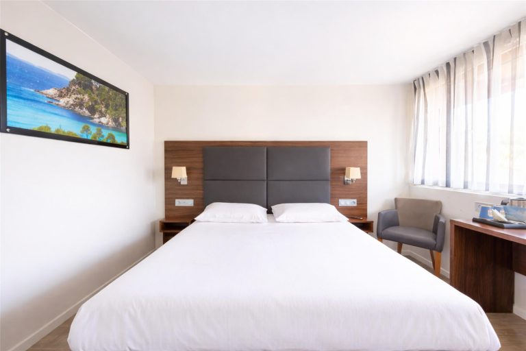 Volo + Hotel Bologna - Bordeaux - Kyriad Bordeaux - Merignac Aéroport da 589.93€