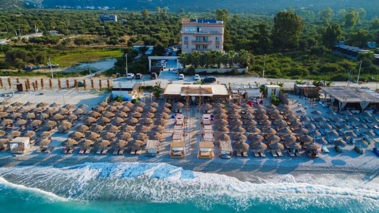 Volo + Hotel Bari - Borsh - Sole Luna Hotel da 481.78€