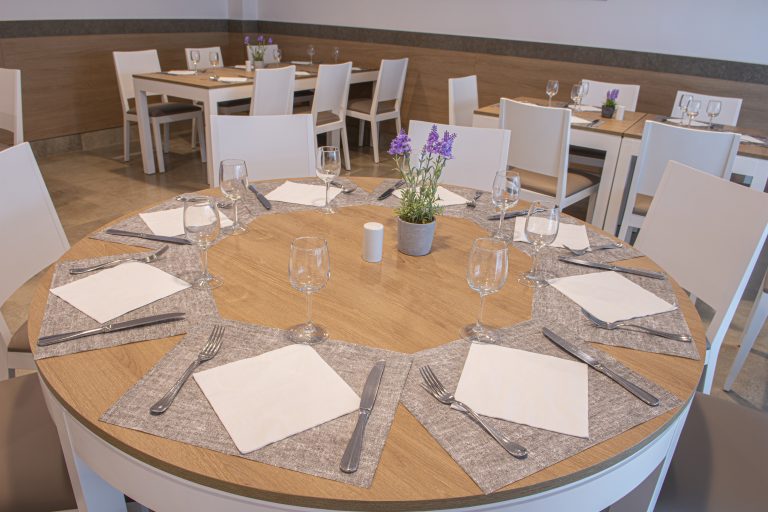 Volo + Hotel Bologna - Cala Galdana - Loar Ferreries da 458.1€