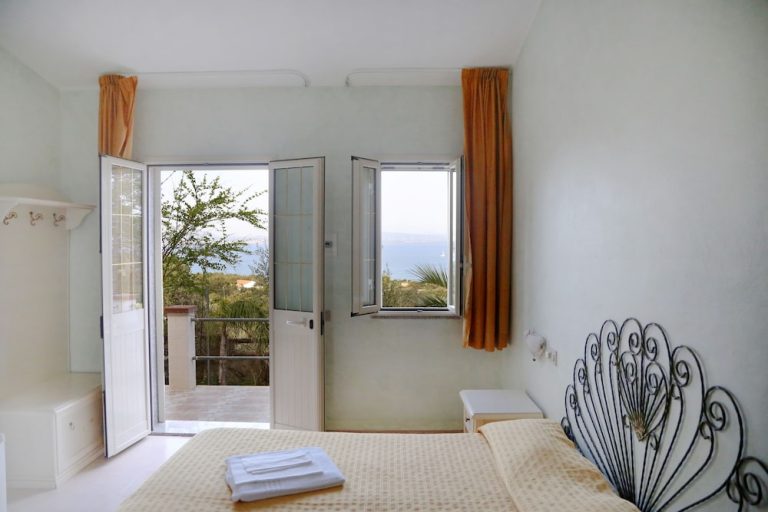 Volo + Hotel Bologna - Carloforte - Hotel Paola da 361.07€